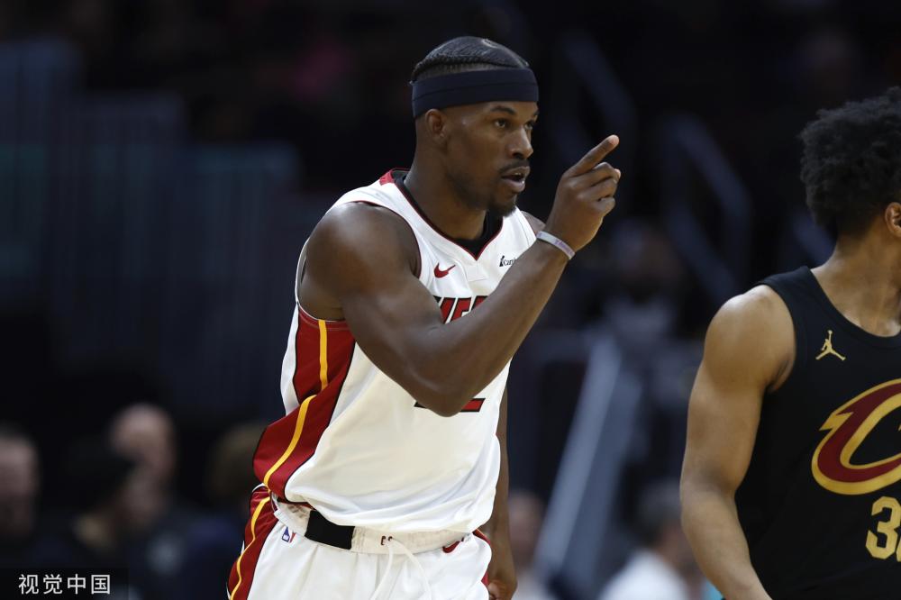 他在防线上 他在防线上