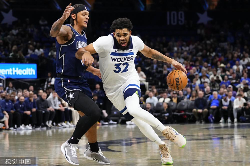 但在球场之 但在球场之