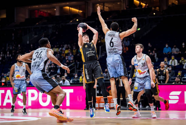 场上仍保留 场上仍保留