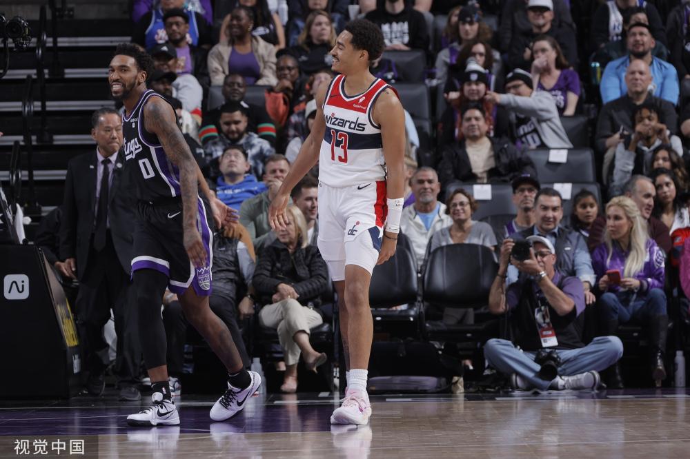 捉襟见肘 捉襟见肘